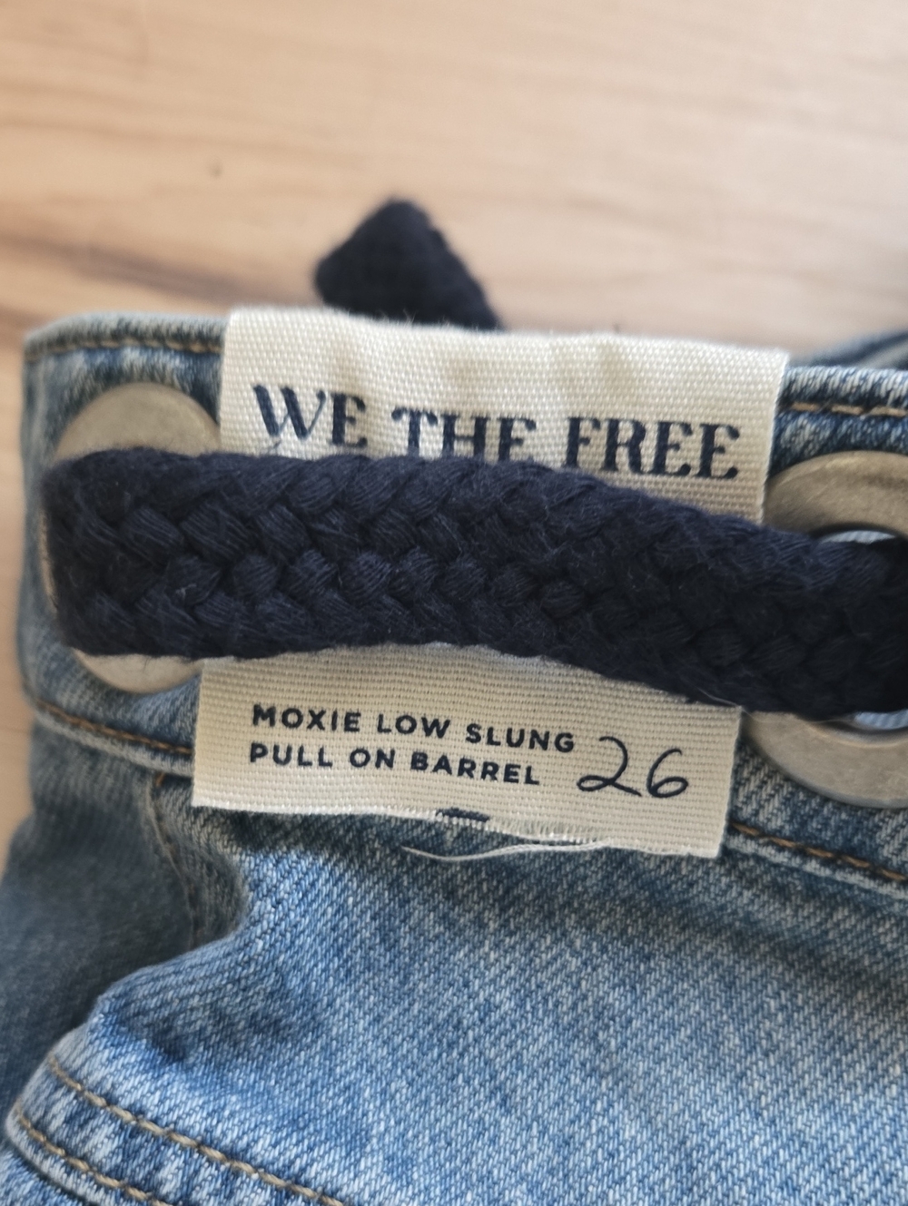 We The Free Moxie Low Slung Pull On Barrel Jeans, Size 26 - Picture 3 of 4